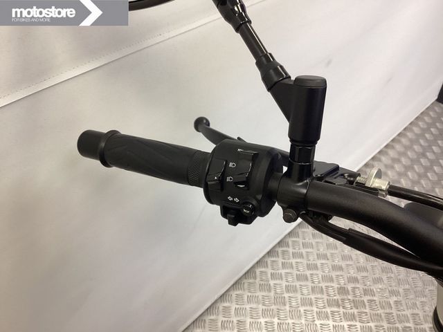 yamaha - xsr-900-abs