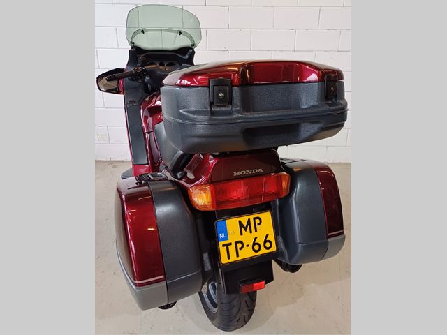 honda - st-1100-pan-european-abs-tcs