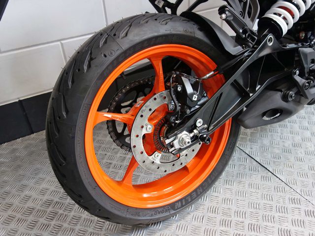 ktm - 125-duke