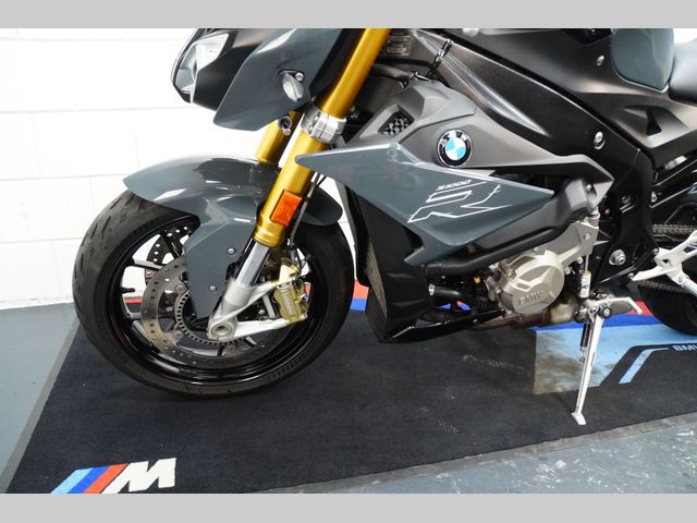 bmw - s-1000-r