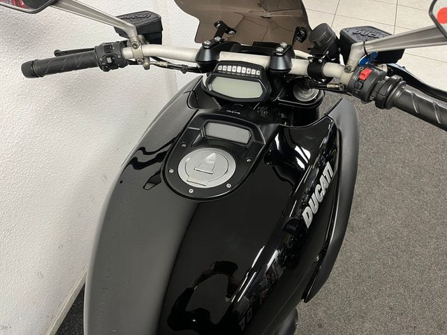 ducati - diavel