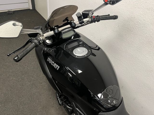 ducati - diavel