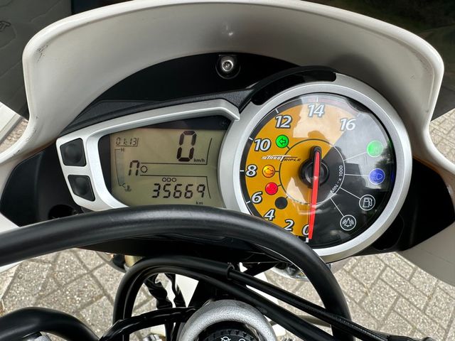 triumph - street-triple-675