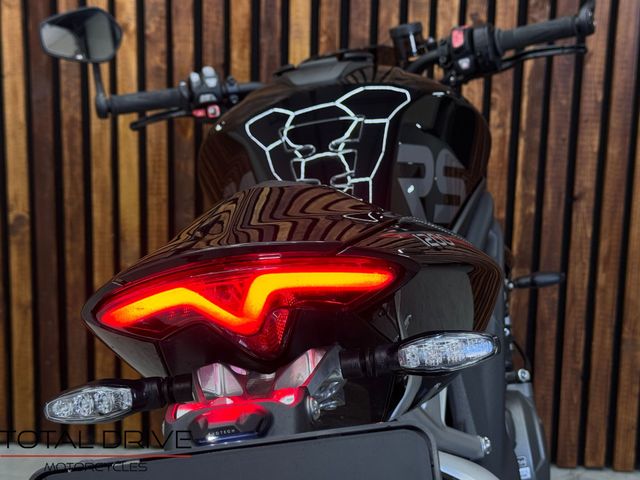 triumph - speed-triple-1200-rs