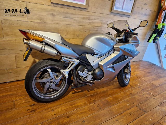 honda - vfr-800
