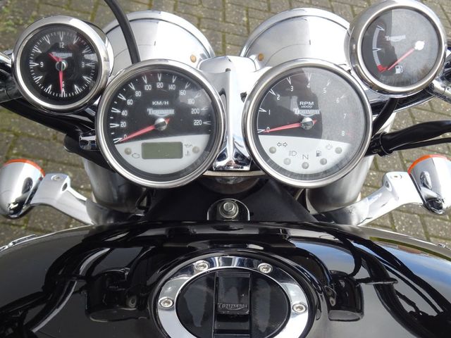 triumph - rocket-iii