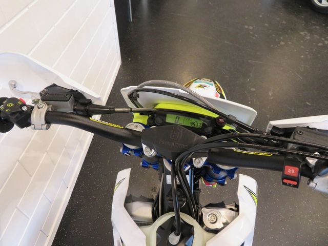 husqvarna - te-300i-jarvis-edition