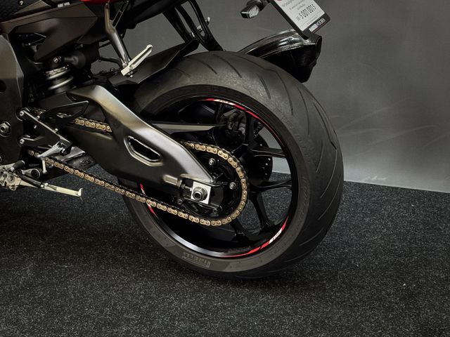 yamaha - r1
