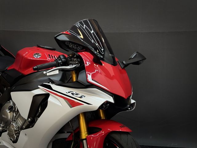 yamaha - r1