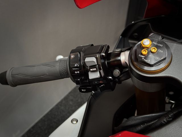 yamaha - r1