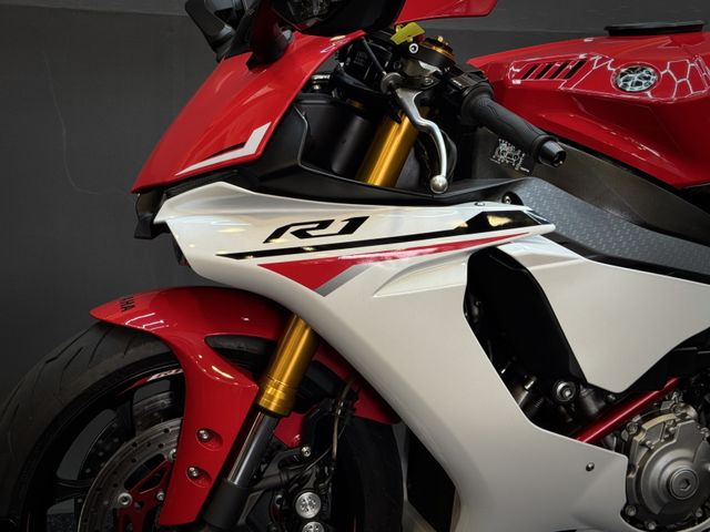 yamaha - r1