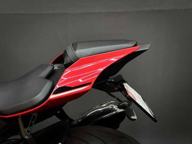 yamaha - r1