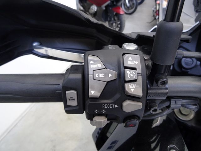 kawasaki - versys-1000-grand-tourer