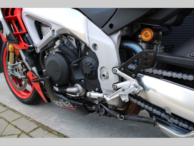 aprilia - tuono--v4-1100-factory