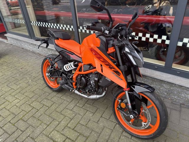ktm - 390-duke-abs
