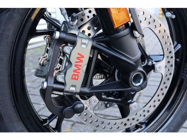 bmw - r-1300-gs