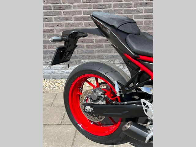 suzuki - gsx-8s