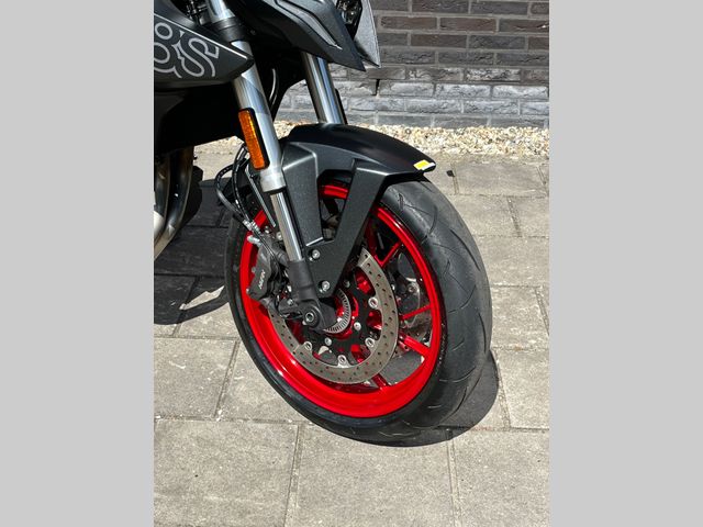 suzuki - gsx-8s