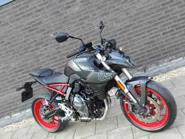 suzuki - gsx-8s