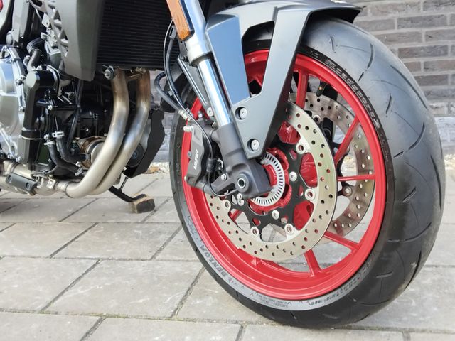 suzuki - gsx-8s