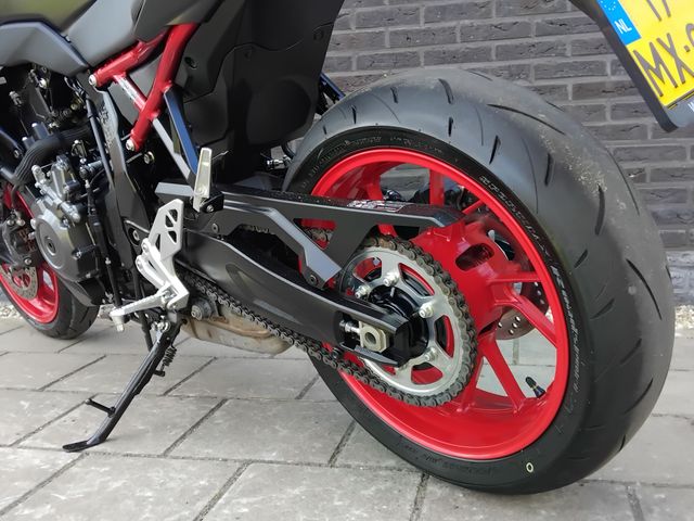 suzuki - gsx-8s