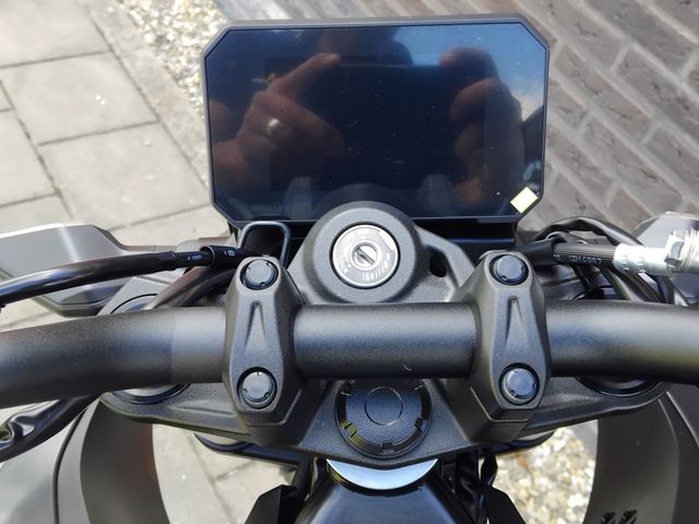 suzuki - gsx-8s