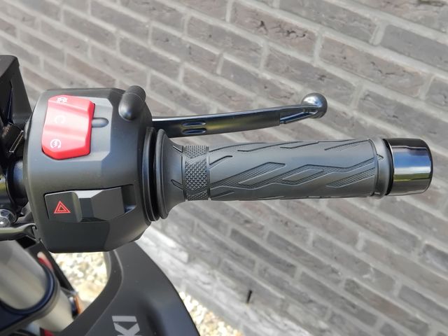 suzuki - gsx-8s