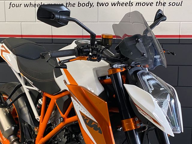 ktm - 1290-super-duke-r-se