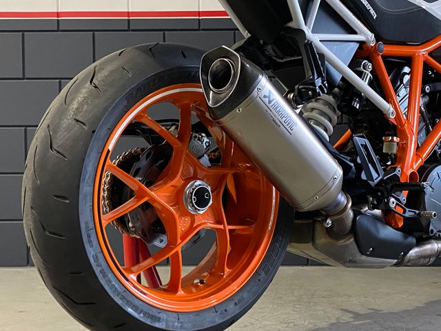ktm - 1290-super-duke-r-se