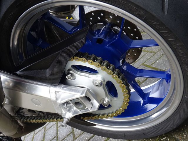 aprilia - tuono-1000-r