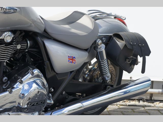 triumph - thunderbird-lt-abs