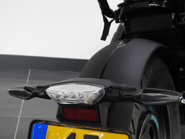 bmw - ce-02