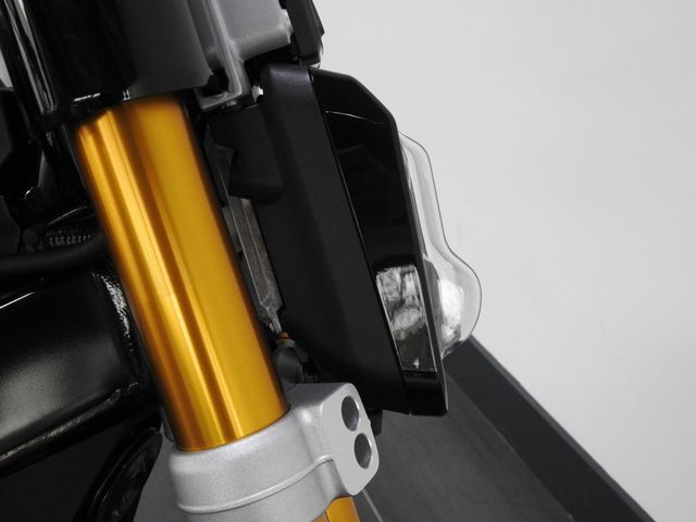 bmw - ce-02