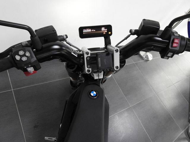 bmw - ce-02