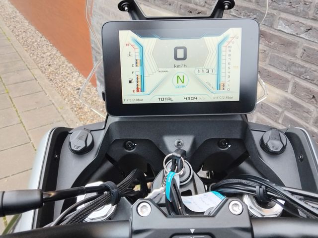 QJMOTOR - srt-600-sx-touring