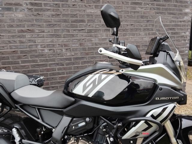 QJMOTOR - srt-600-sx-touring