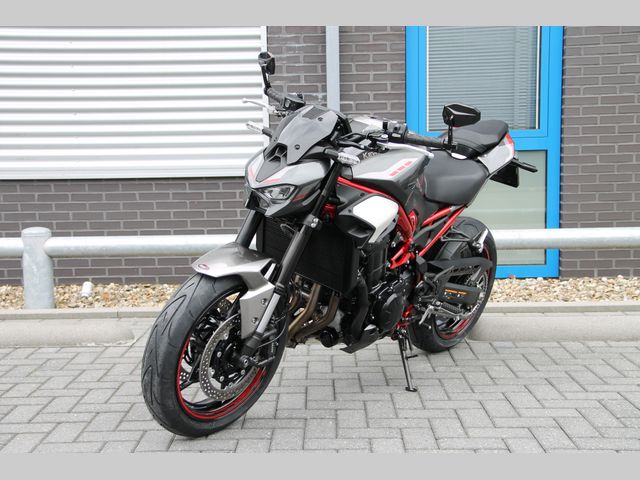 kawasaki - z900