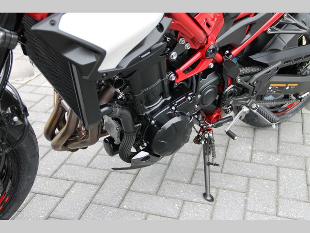 kawasaki - z900