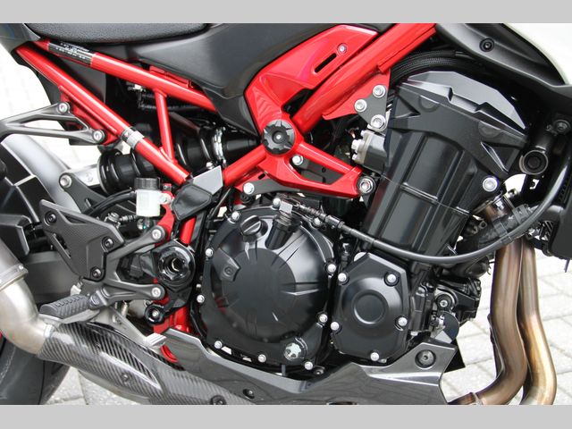 kawasaki - z900
