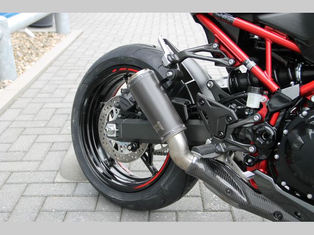 kawasaki - z900