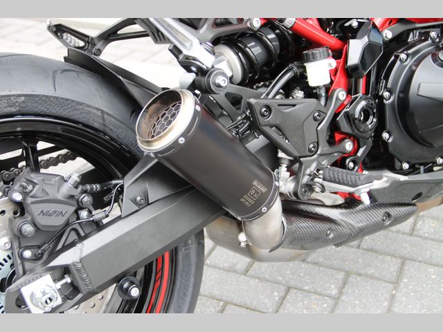 kawasaki - z900