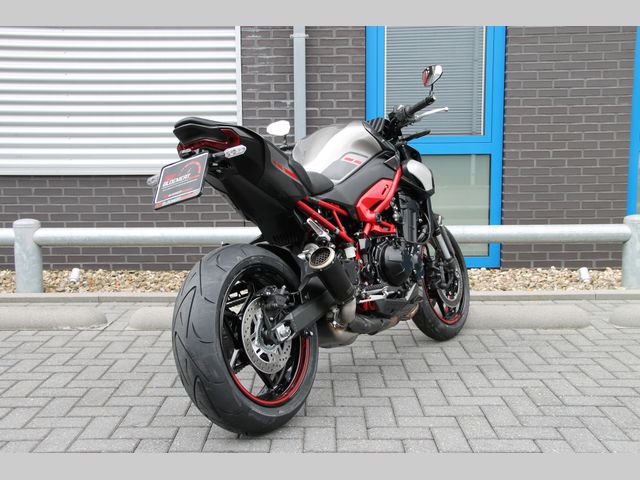 kawasaki - z900