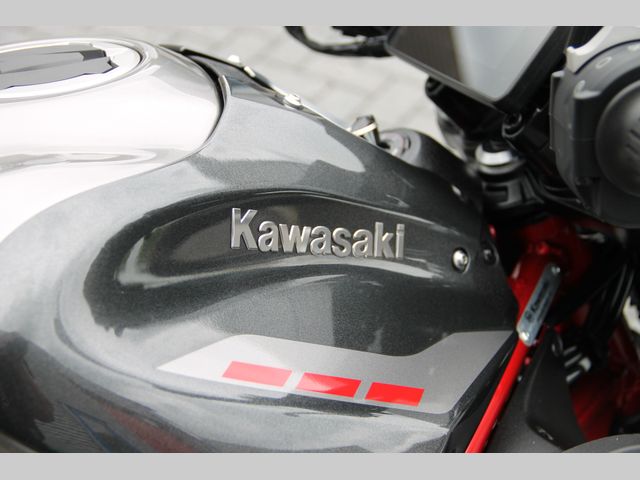 kawasaki - z900