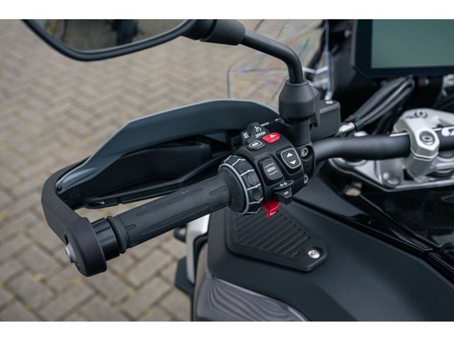 bmw - r-1300-gs-adventure