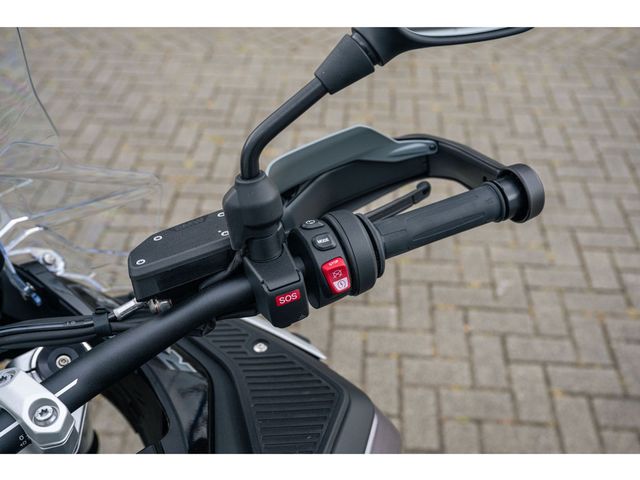 bmw - r-1300-gs-adventure