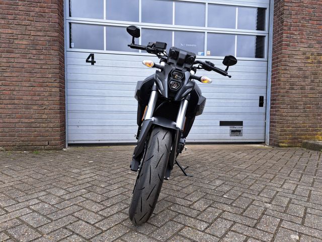 suzuki - gsx-8s