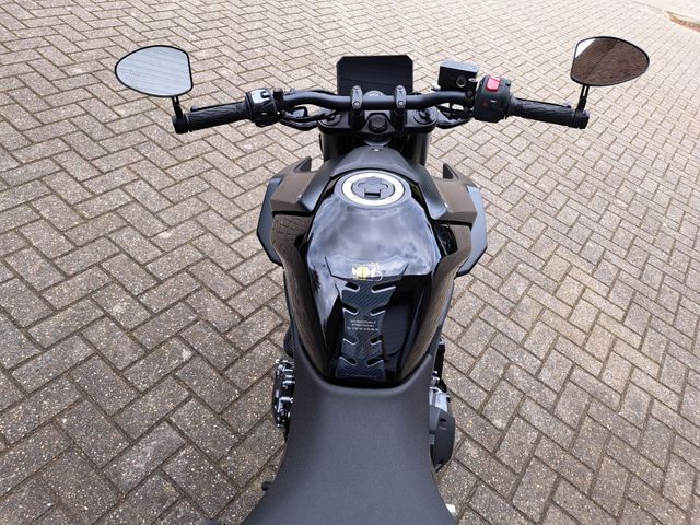 suzuki - gsx-8s