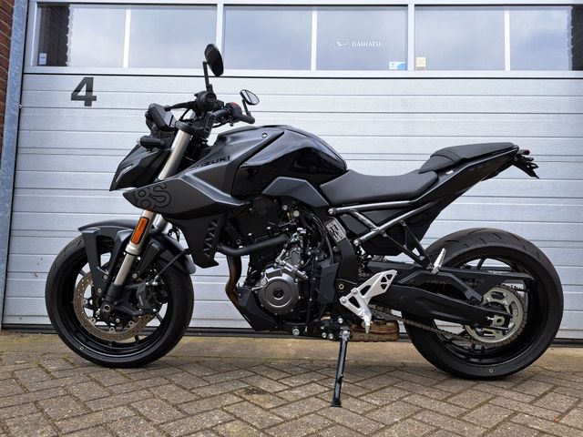 suzuki - gsx-8s
