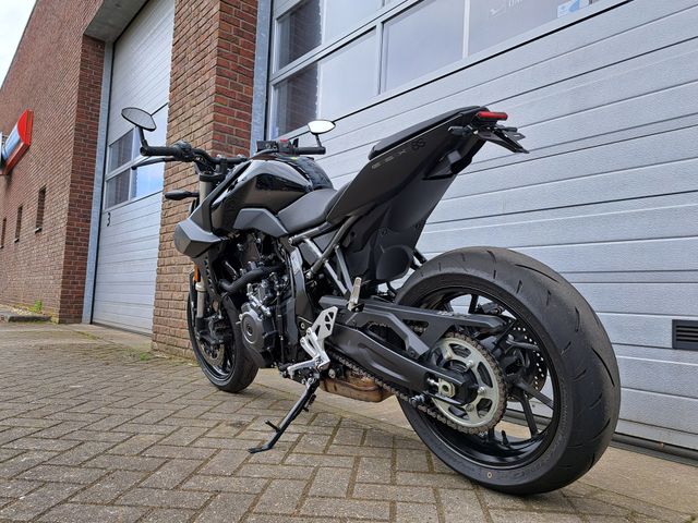 suzuki - gsx-8s