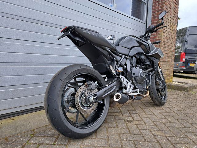 suzuki - gsx-8s